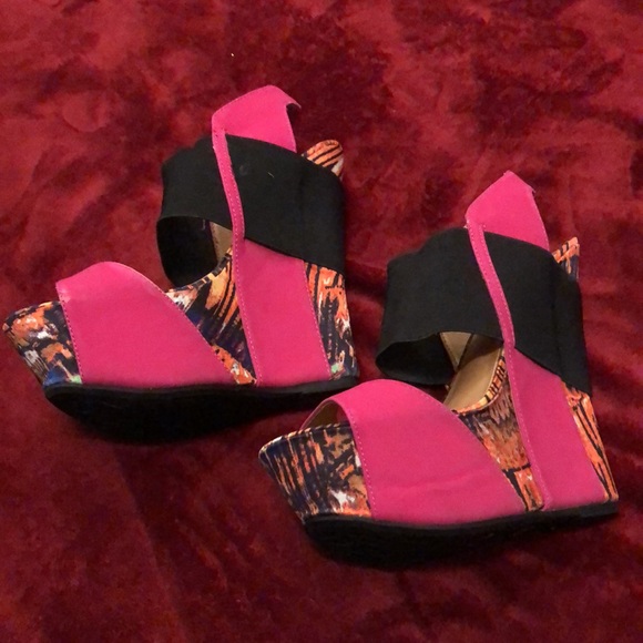 6.5 Dollhouse pink wedges, open toe - Picture 5 of 7
